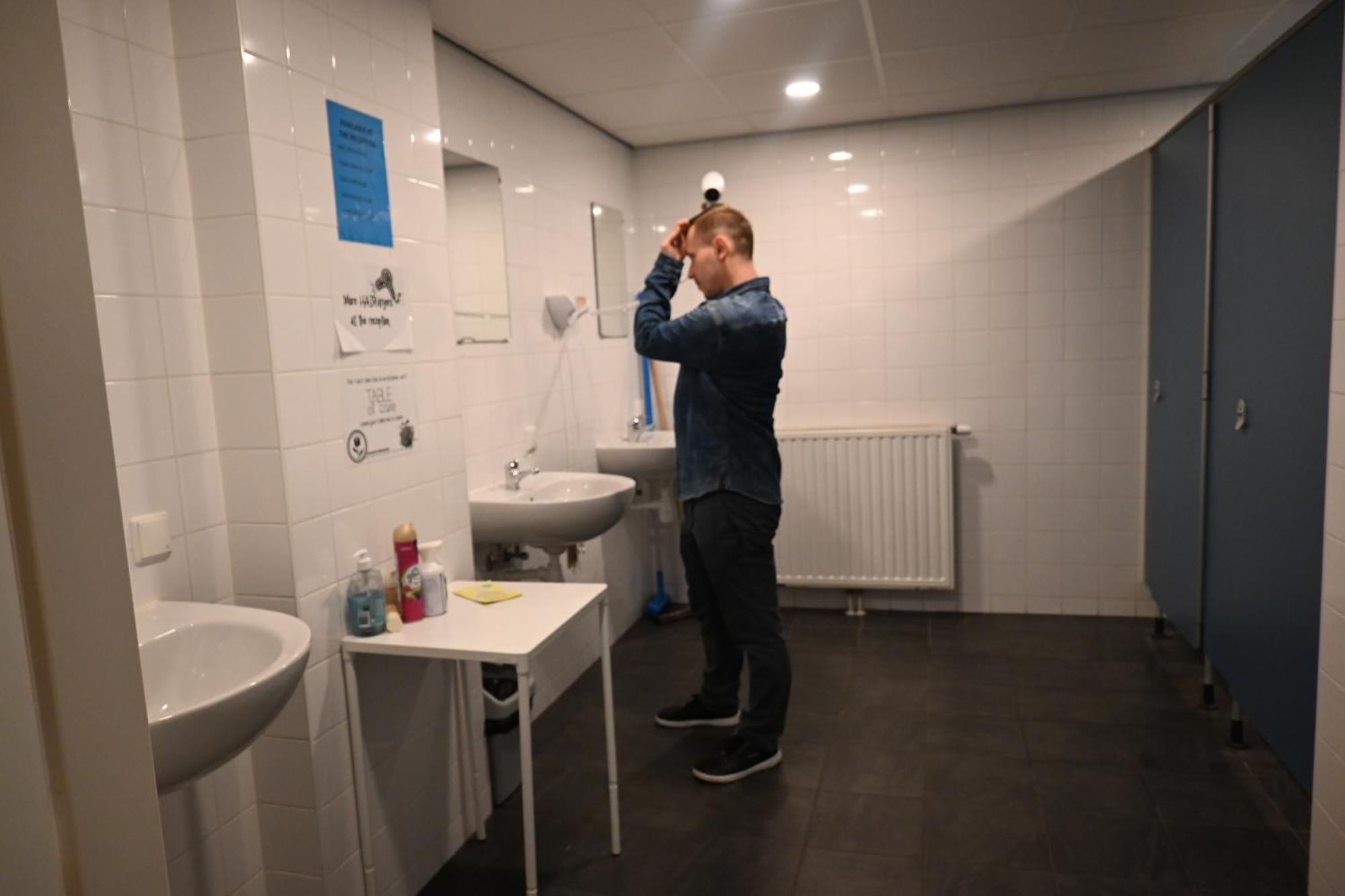 Dutchies Hostel Amsterdam Exterior photo