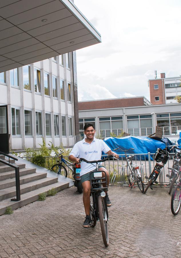 Dutchies Hostel Amsterdam Exterior photo